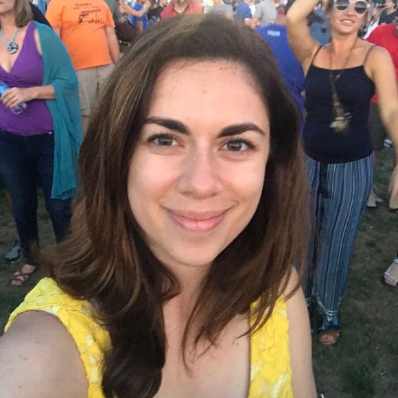 Meet your Posher, Alexandra - Picture 2 of 2